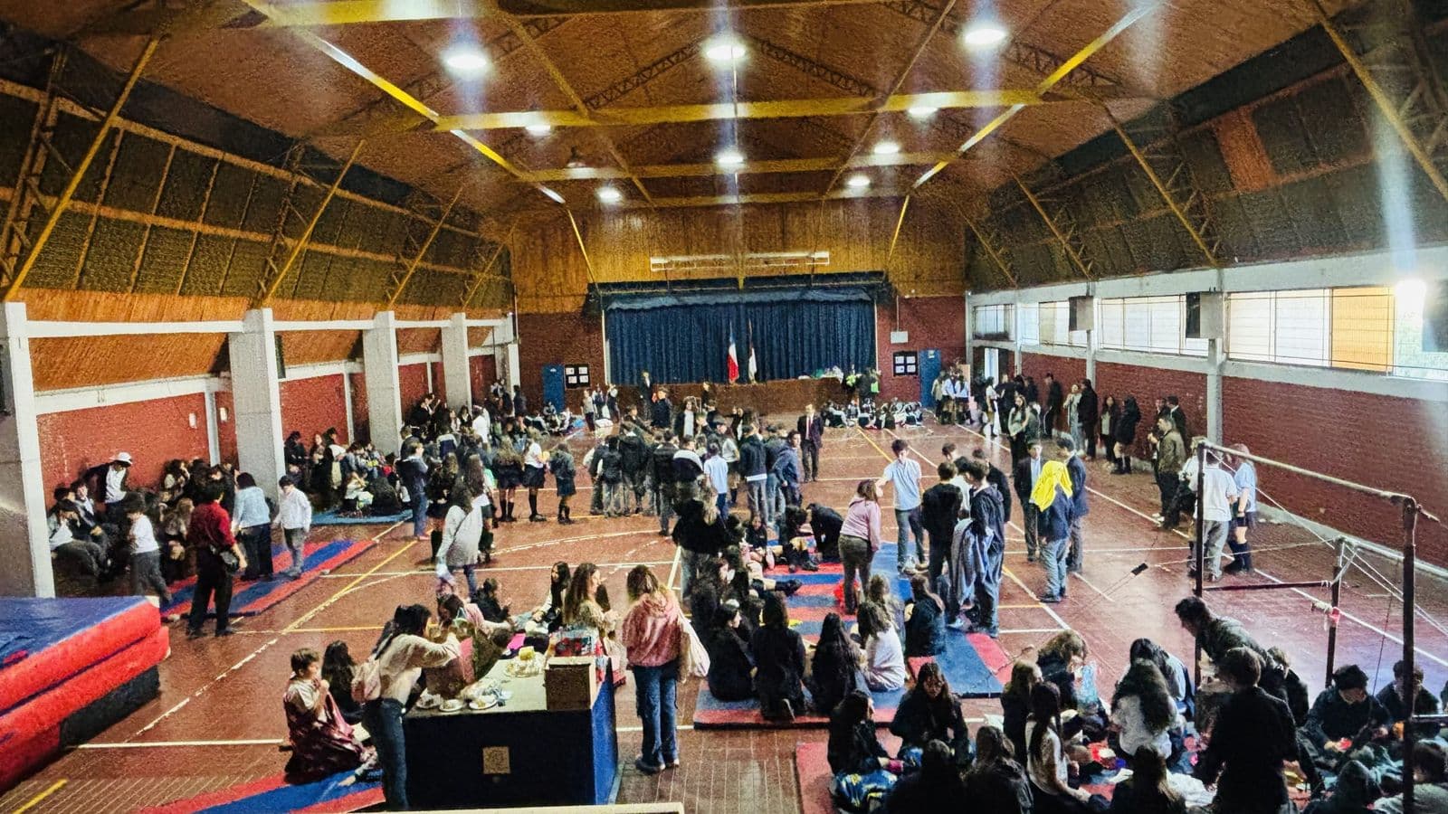 Fotografía de la noticia «Más que un desayuno, una familia: Así celebramos la Pascua de Resurrección.» del Colegio El Carmen Teresiano La Reina.