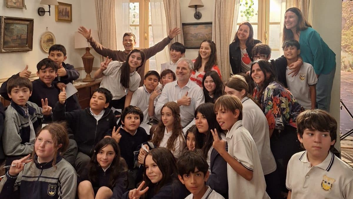 Fotografía de la noticia «Conectando Aprendizajes: 6° básico conoce el proceso de producción televisiva» del Colegio El Carmen Teresiano La Reina.