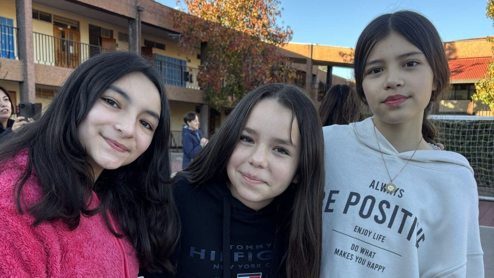 Fotografía de la noticia «¡Gracias comunidad! Así celebramos los 52 años de trayectoria.» del Colegio El Carmen Teresiano La Reina.