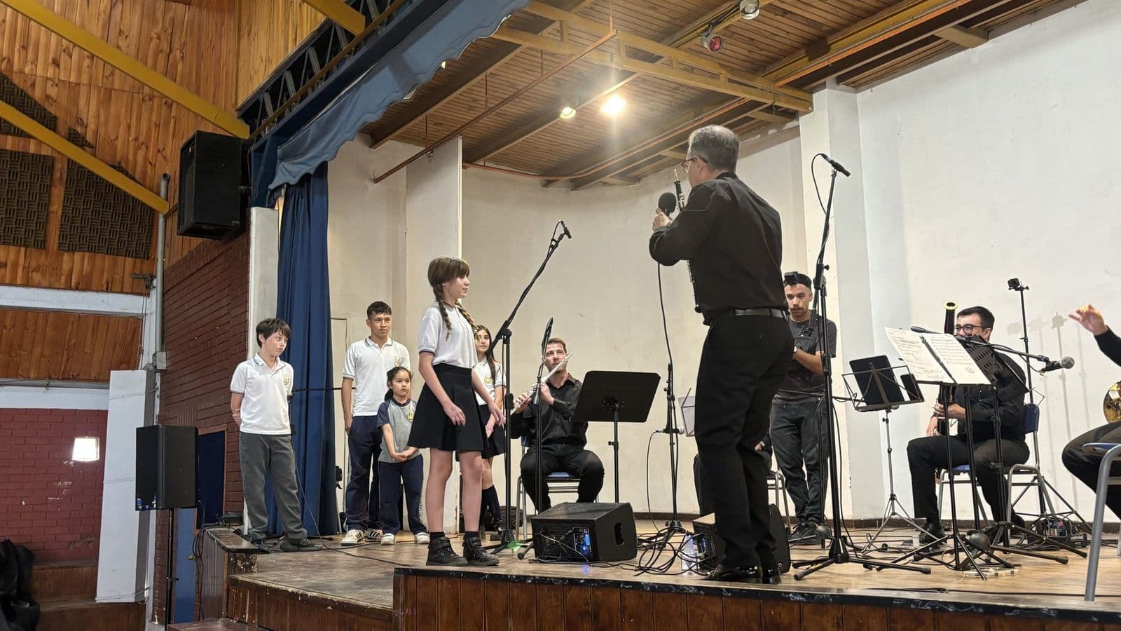 Fotografía de la noticia «Un hito cultural: El Quinteto de Vientos de Madera Debuta en Chile y fue en nuestro colegio.» del Colegio El Carmen Teresiano La Reina.