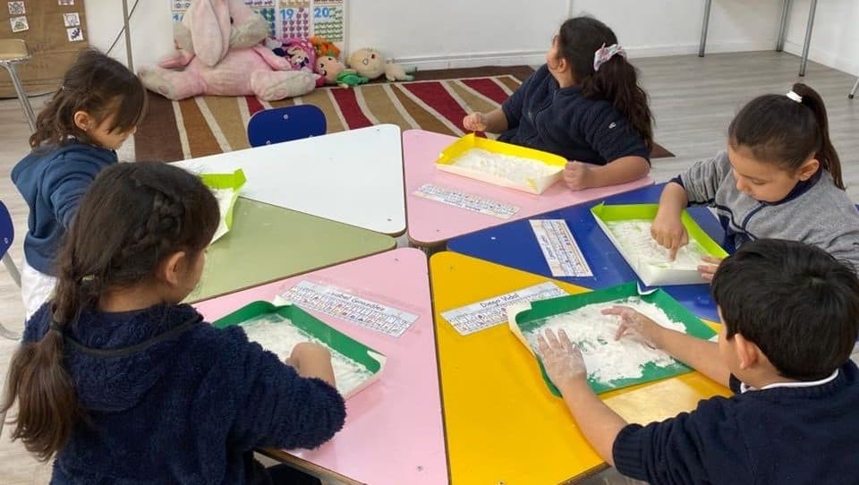 Fotografía de la noticia ««Desarrollo de la Lectoescritura: Aprendizaje Lúdico y Significativo»» del Colegio El Carmen Teresiano La Reina.