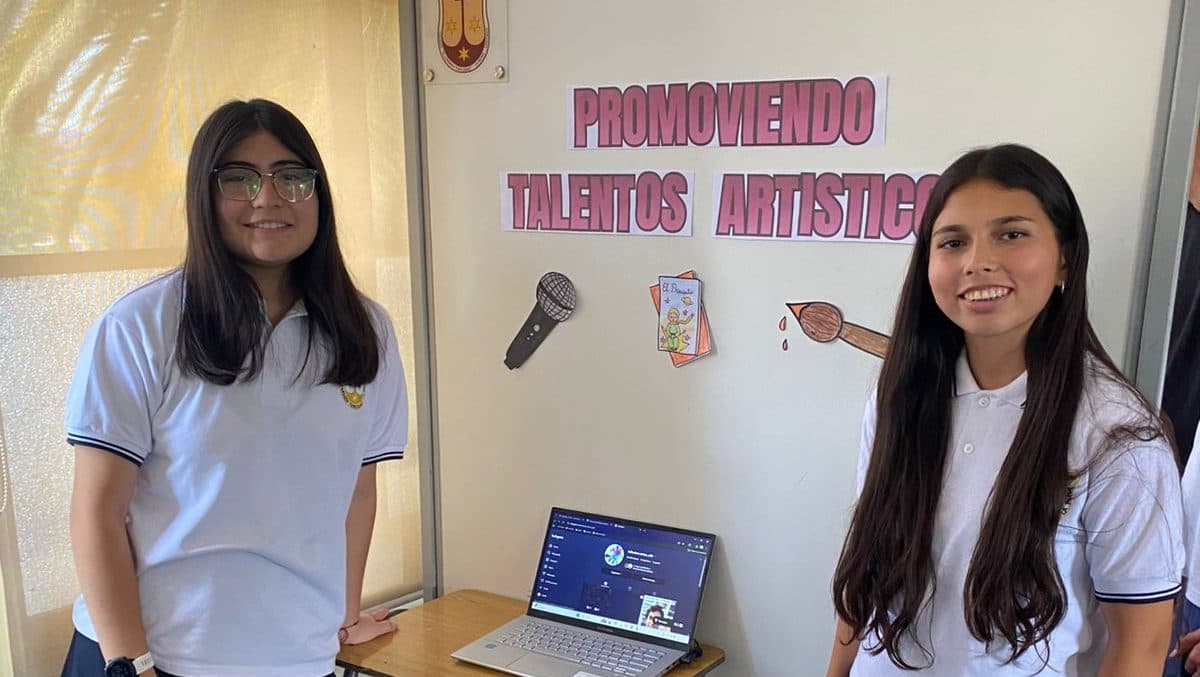 Fotografía de la noticia «Innovación y creatividad en acción» del Colegio El Carmen Teresiano La Reina.